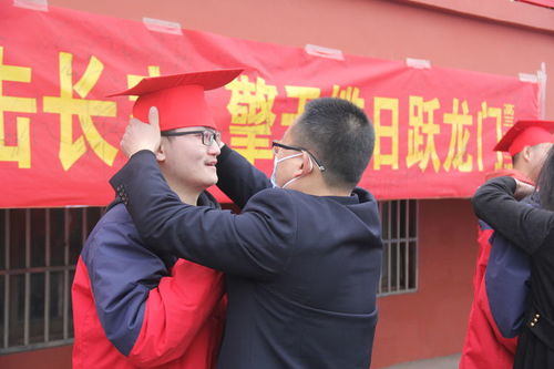 枣庄八中东校举行2021届学生成人仪式暨高考誓师大会