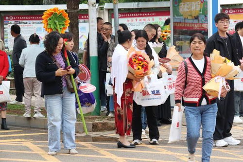 嵩明 高考表情 ,见证暖心时刻