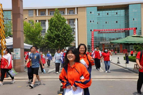 直击2021招远高考第一天 你要的现场震撼大片来了 这是哪个学校美女老师穿旗袍助阵...